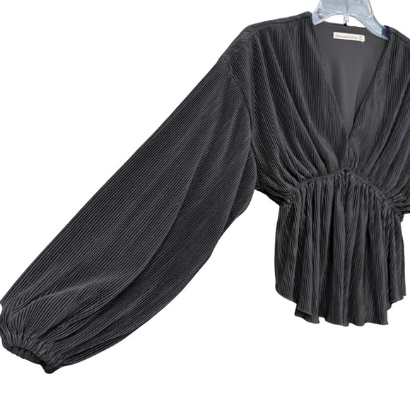 A&F Black Pleated Peplum Blouse XS | Feminine Boho Core - Picture 2 of 6